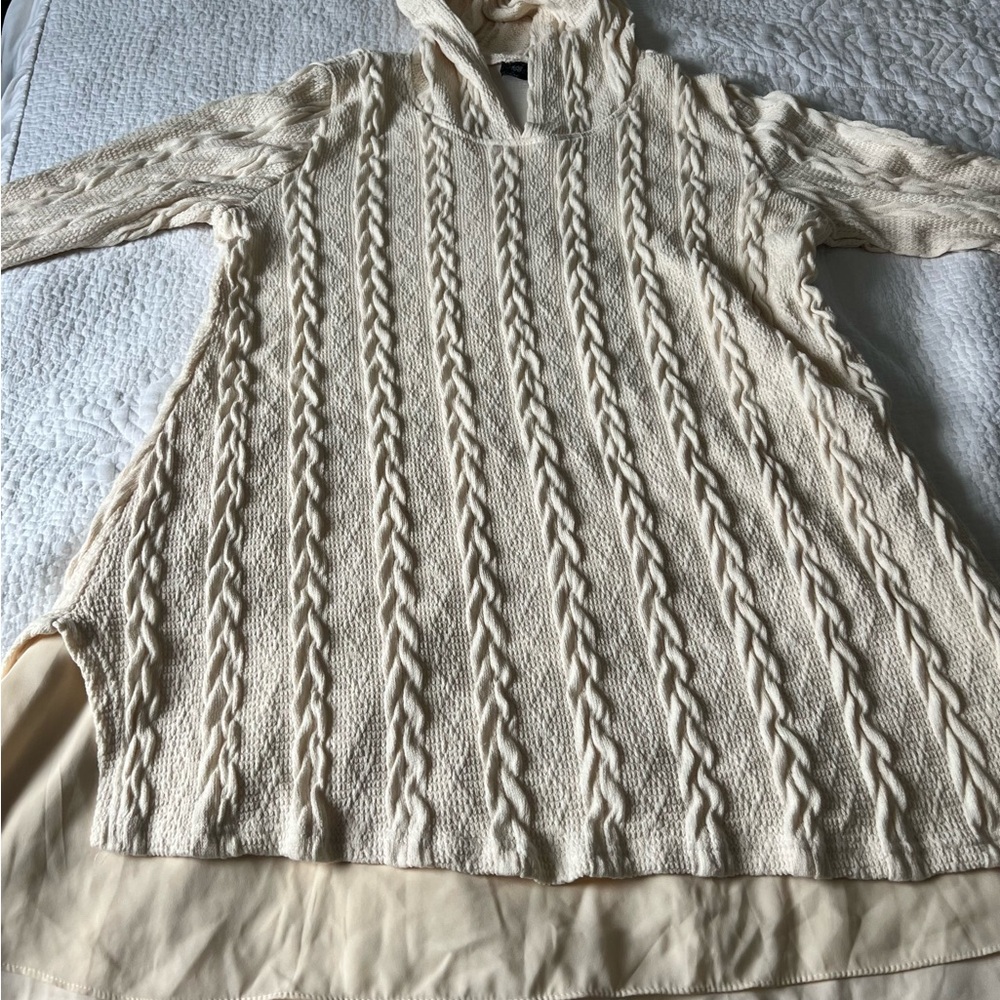 Elegant V-Neck Cable Knit Sweater